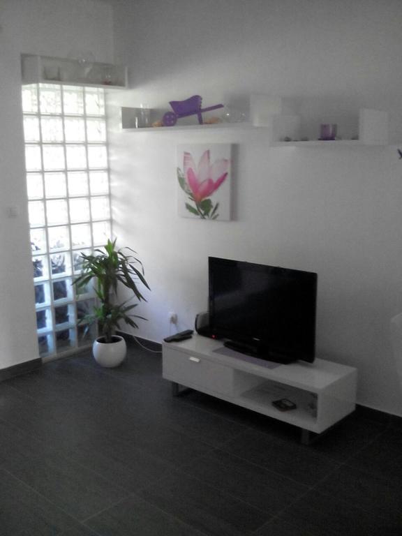 Apartment Poropat ポレッチ 部屋 写真