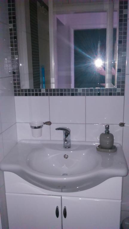 Apartment Poropat ポレッチ 部屋 写真